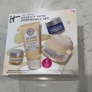 NWT IT Cosmetics Hydrate with Confidence Anti-Aging Skincare Set